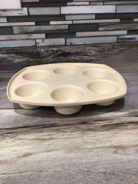 Vintage 1980s Club 6 Cup Muffin Pan Microwave Oven Safe USA Bakeware